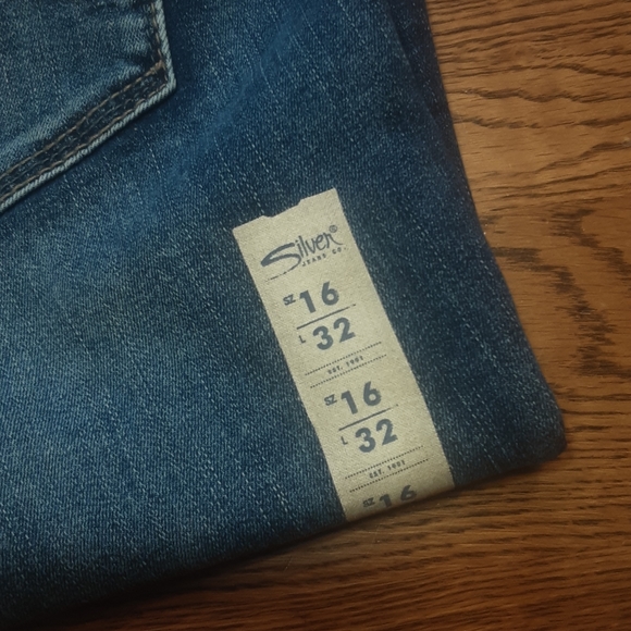 Women's NWT Silver jeans 16 $50.00 # 1324 - Picture 10 of 10